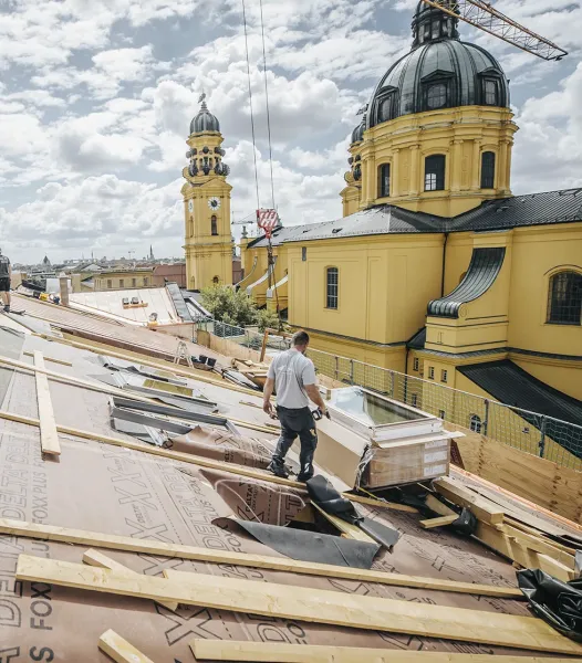 Maxvorstadt: Dachsanierung mitten in München